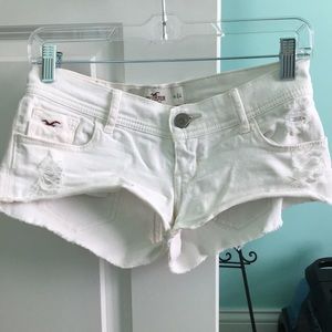 White Hollister shorts